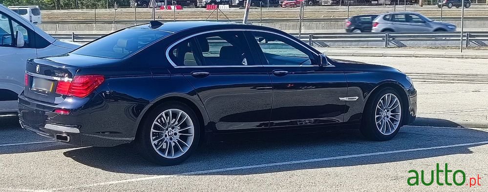 2012' BMW Série 7 D Pack M photo #6