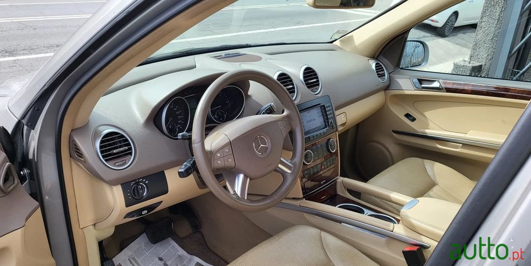 2008' Mercedes-Benz ML 320 photo #6