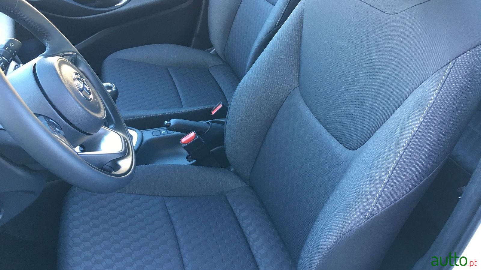 2021' Toyota Yaris photo #6