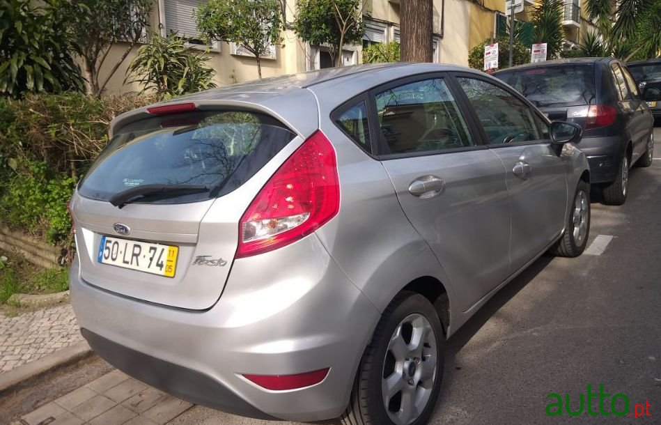 2011' Ford Fiesta photo #3