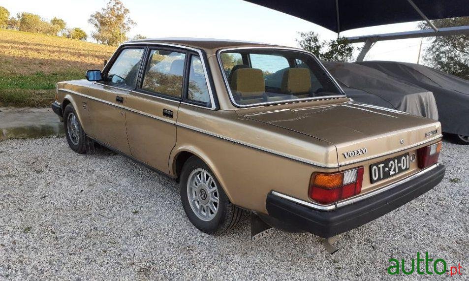 1982' Volvo 244 photo #2