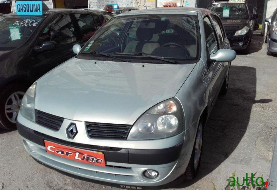 2004' Renault Clio photo #2