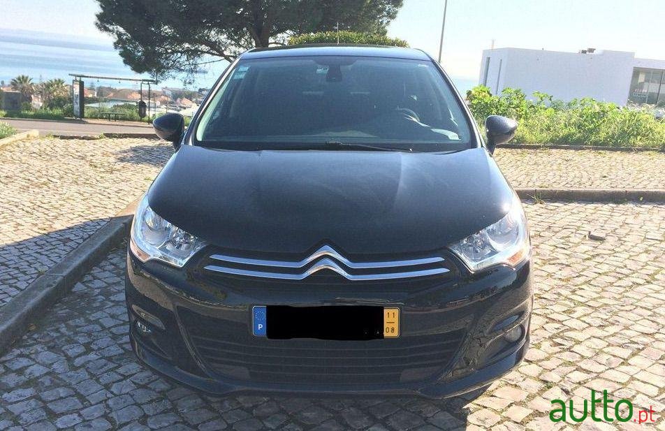 2011' Citroen C4 photo #2