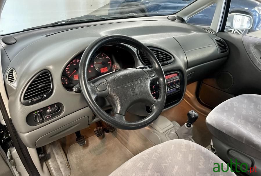 1999' SEAT Alhambra 1.9 Tdi Prestige photo #6