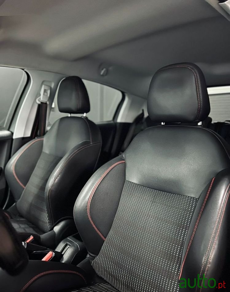2015' Peugeot 208 Gt Line photo #5