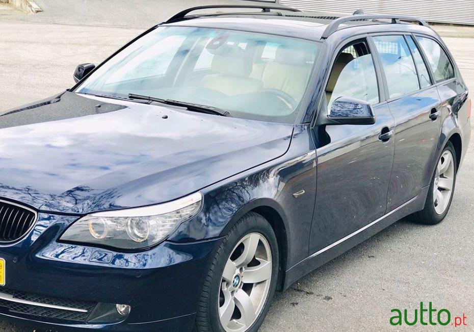 2009' BMW 520 Lci photo #2