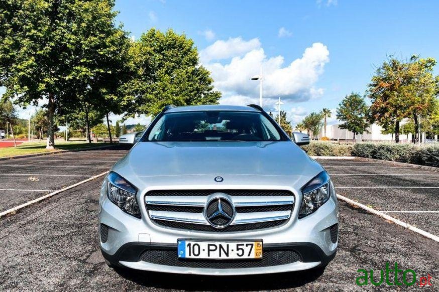 2015' Mercedes-Benz Gla-200 Urban photo #2
