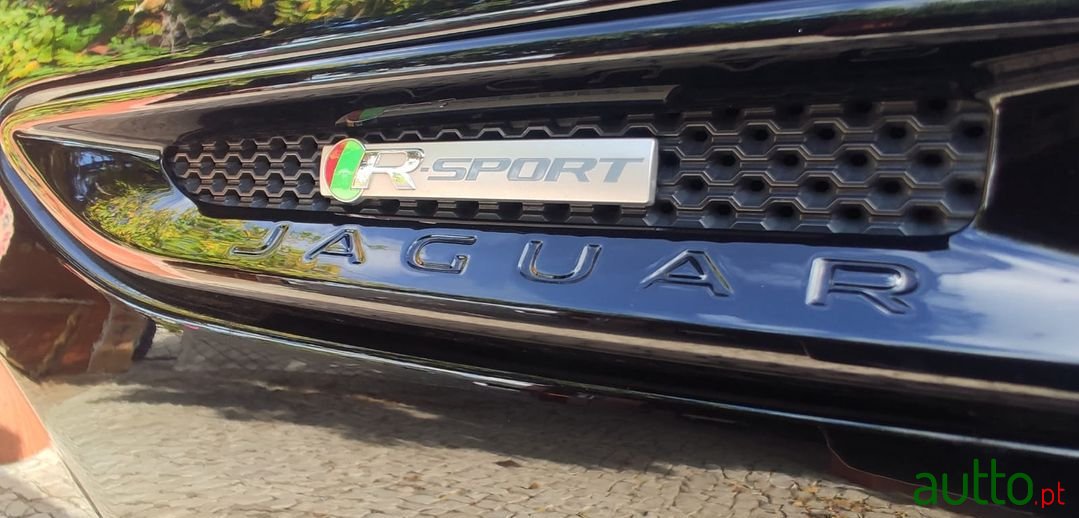 2018' Jaguar F-Pace photo #4