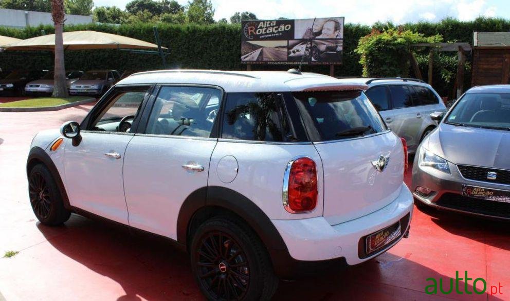 2010' MINI Countryman One D photo #2