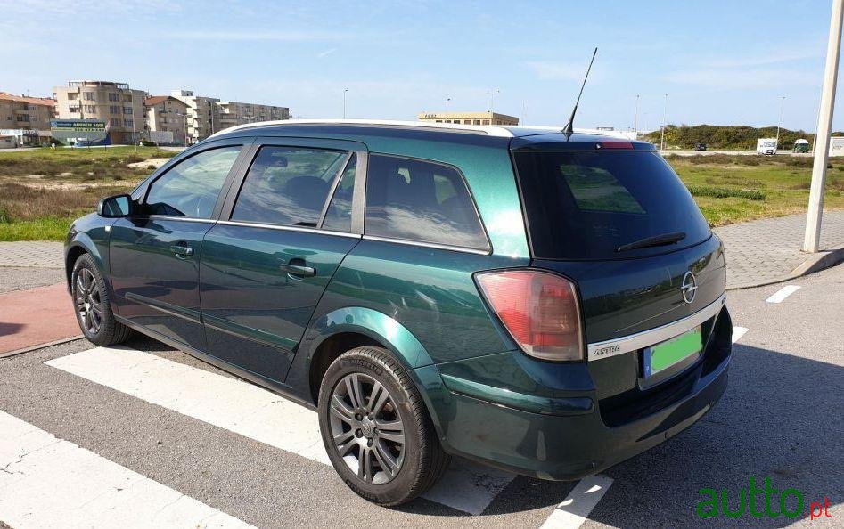 2005' Opel Astra Caravan photo #1