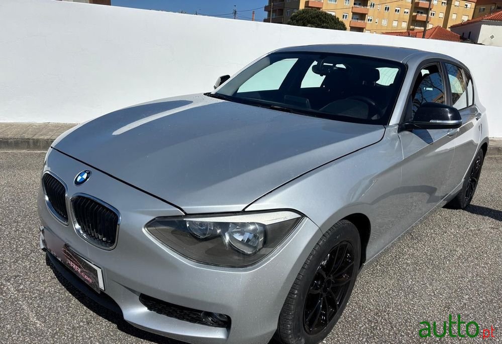 2012' BMW Série 1 D Efficientdynamics photo #4