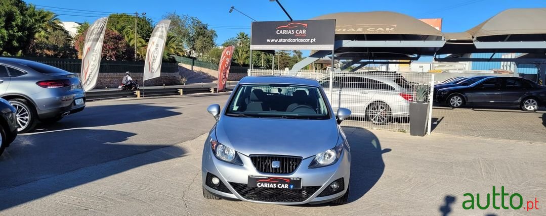 2011' SEAT Ibiza photo #3