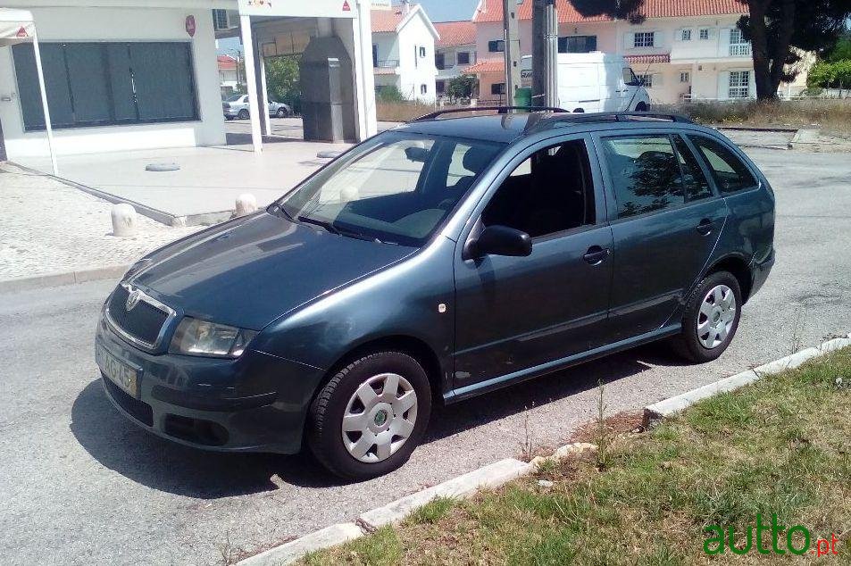 2005' Skoda Fabia B photo #1
