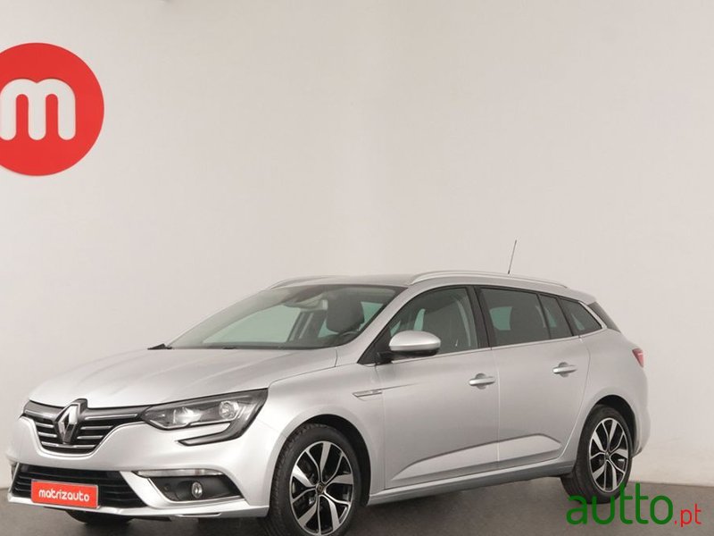 2020' Renault Megane Sport Tourer photo #2