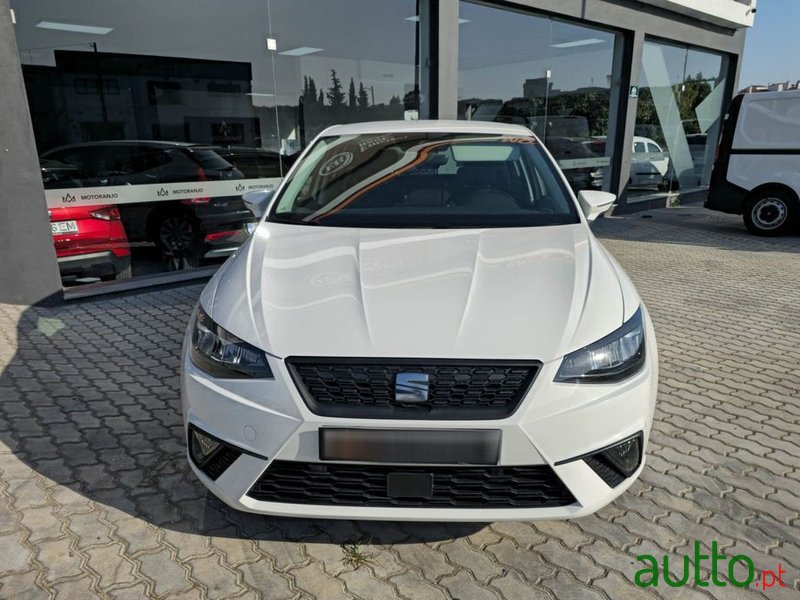 2023' SEAT Ibiza 1.0 Tsi Style Dsg photo #2