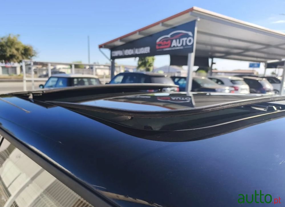 2011' MINI One 3 Portas photo #6