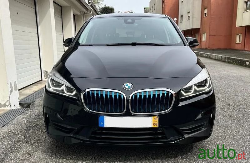 2018' BMW 225Xe Active Tourer photo #2