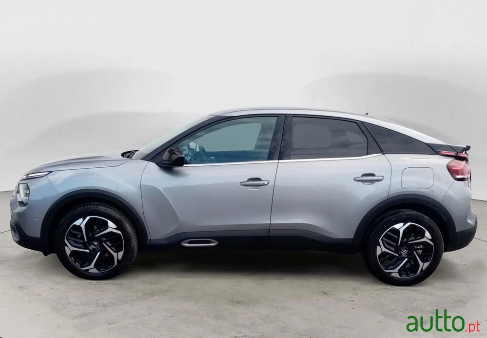 2022' Citroen C4 1.2 Puretech Feel photo #2