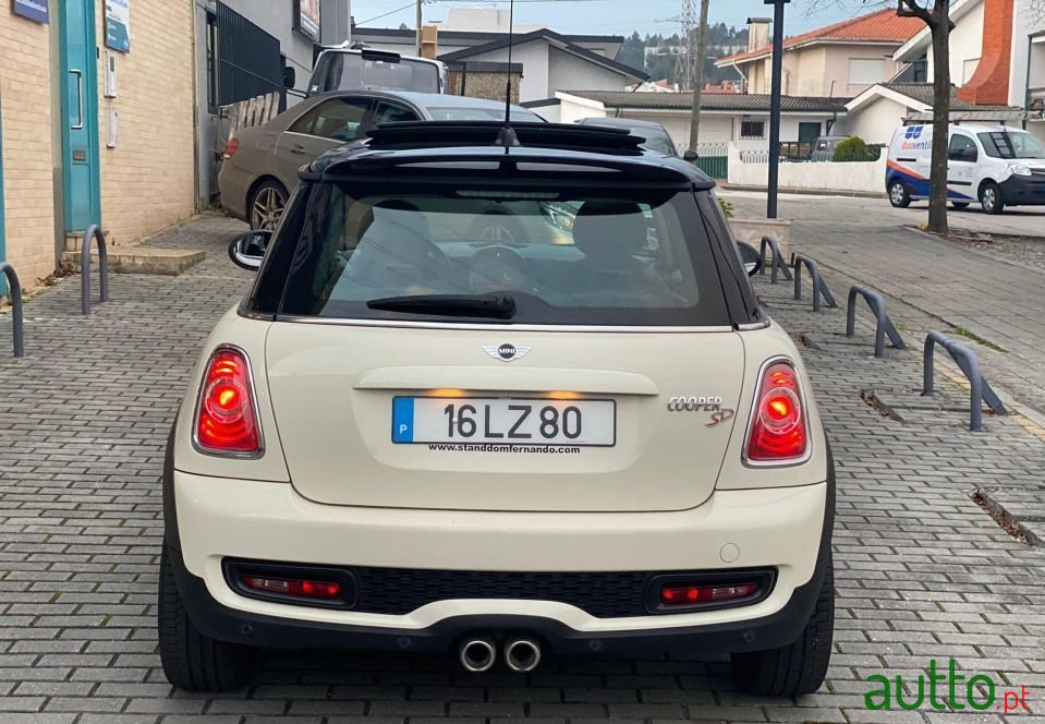 2011' MINI Cooper Sd photo #3