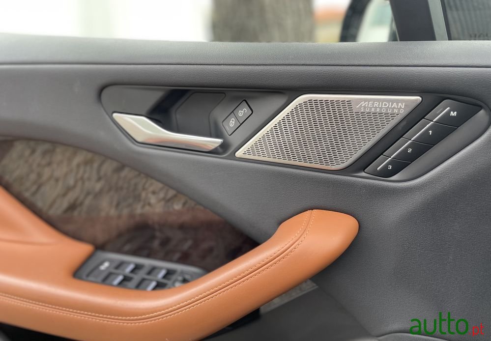 2018' Jaguar I-Pace photo #3