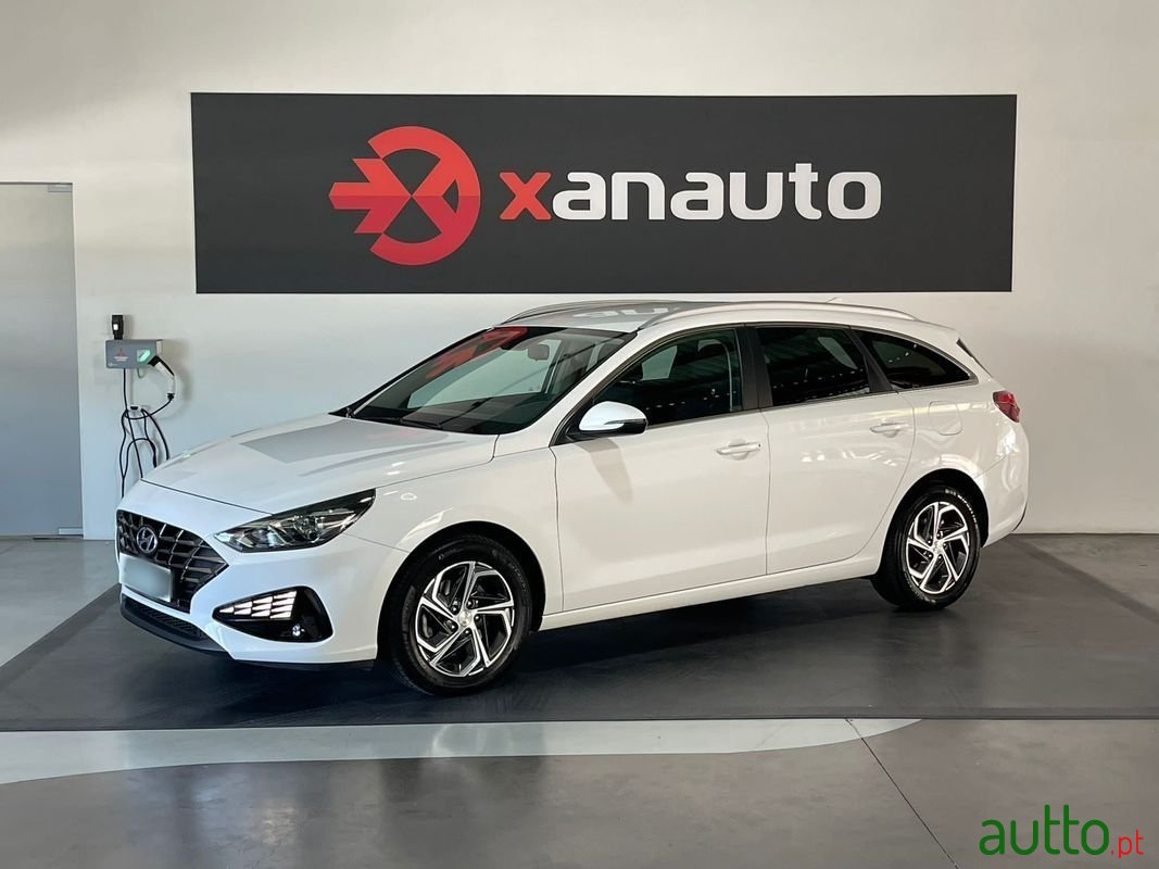 2022' Hyundai i30 Sw photo #1