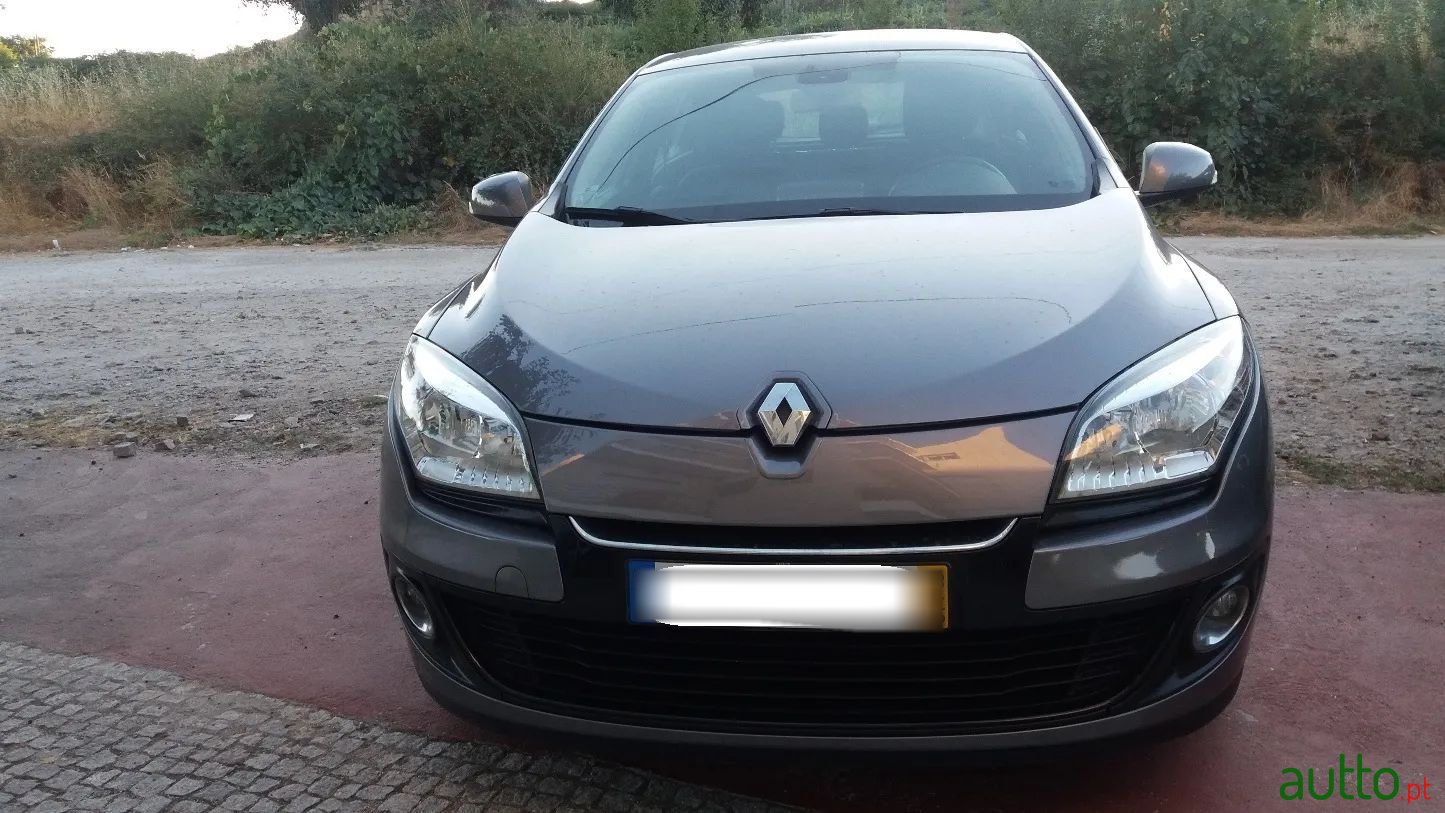 2013' Renault Megane photo #1