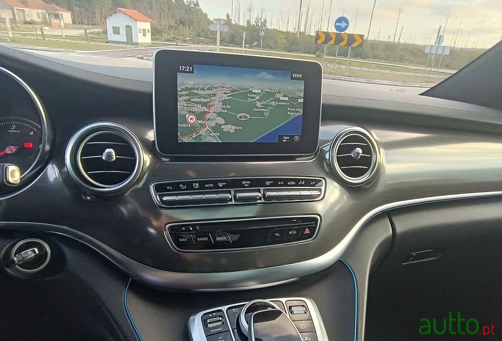 2018' Mercedes-Benz Classe V D Exclusive photo #5