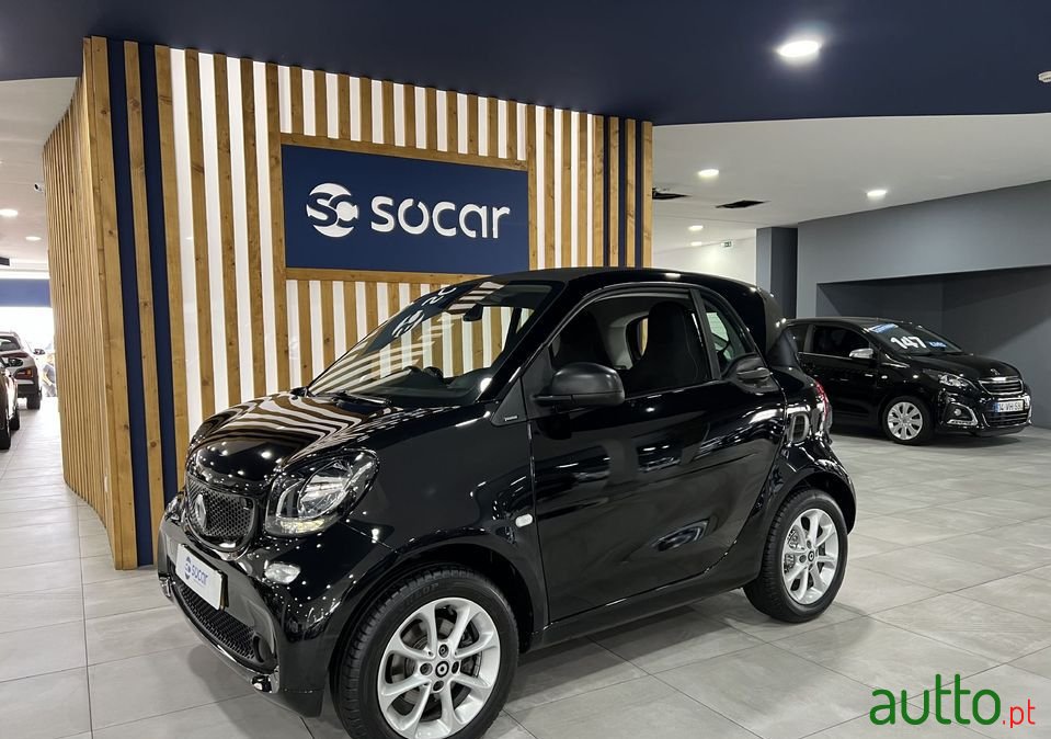2019' Smart Fortwo photo #1