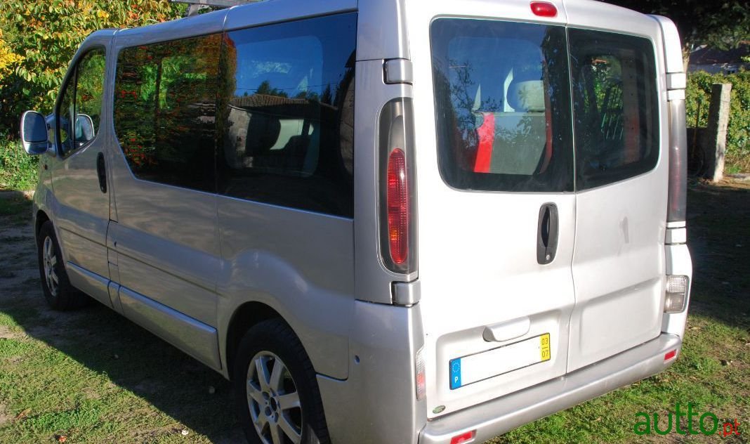 2003' Opel Vivaro photo #1