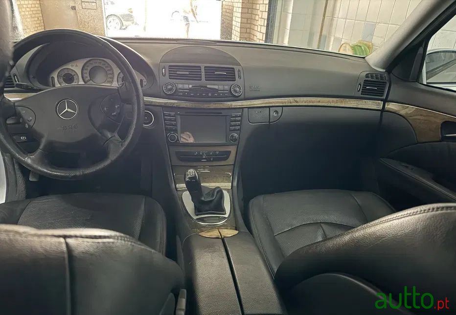 2006' Mercedes-Benz Classe E Cdi Avantgarde photo #3