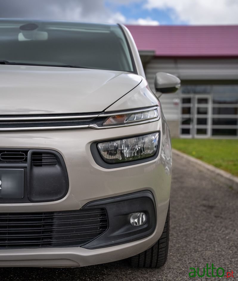 2019' Citroen C4 SpaceTourer photo #5