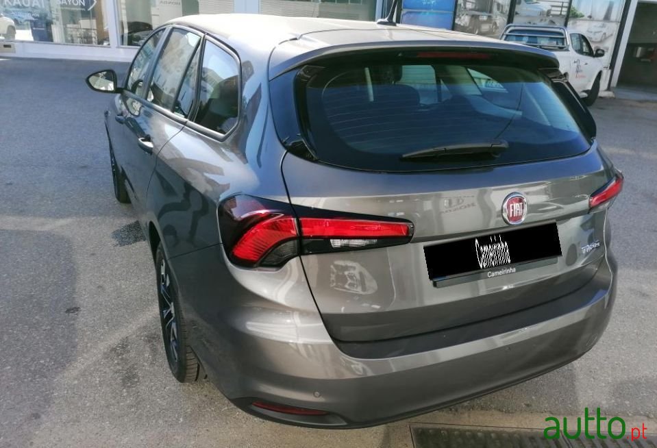 2021' Fiat Tipo Station Wagon photo #4