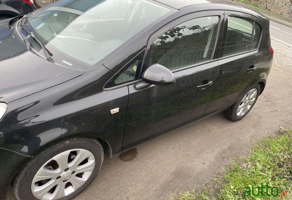 2008' Opel Corsa photo #2