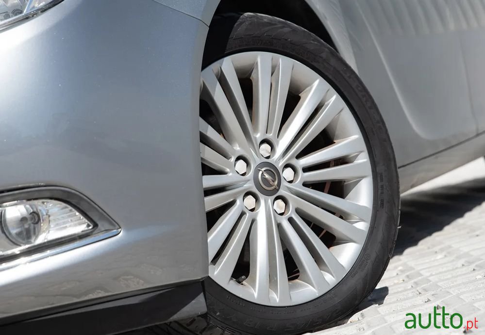 2013' Opel Insignia photo #6