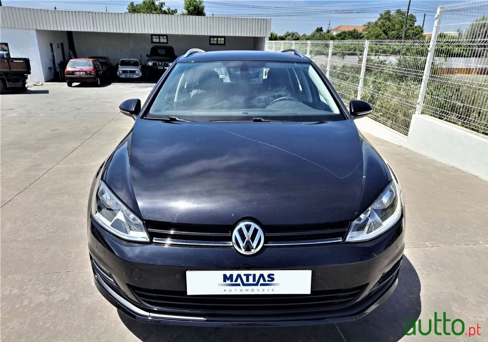 2016' Volkswagen Golf Variant photo #2