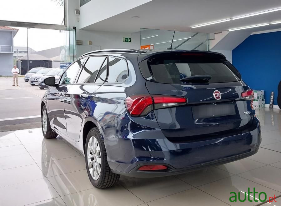 2018' Fiat Tipo Station Wagon photo #3
