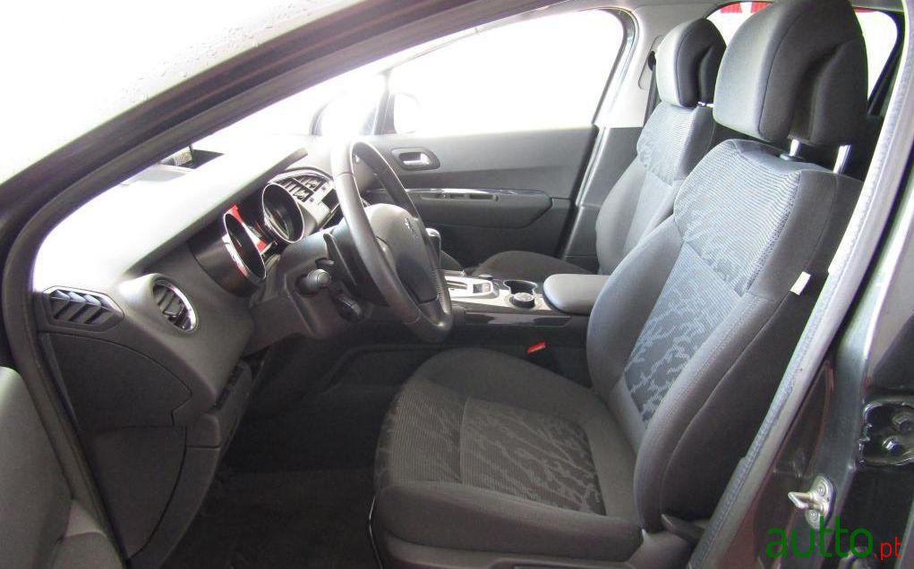 2013' Peugeot 3008 1.6 e-HDi SE Style 2-Tronic photo #1