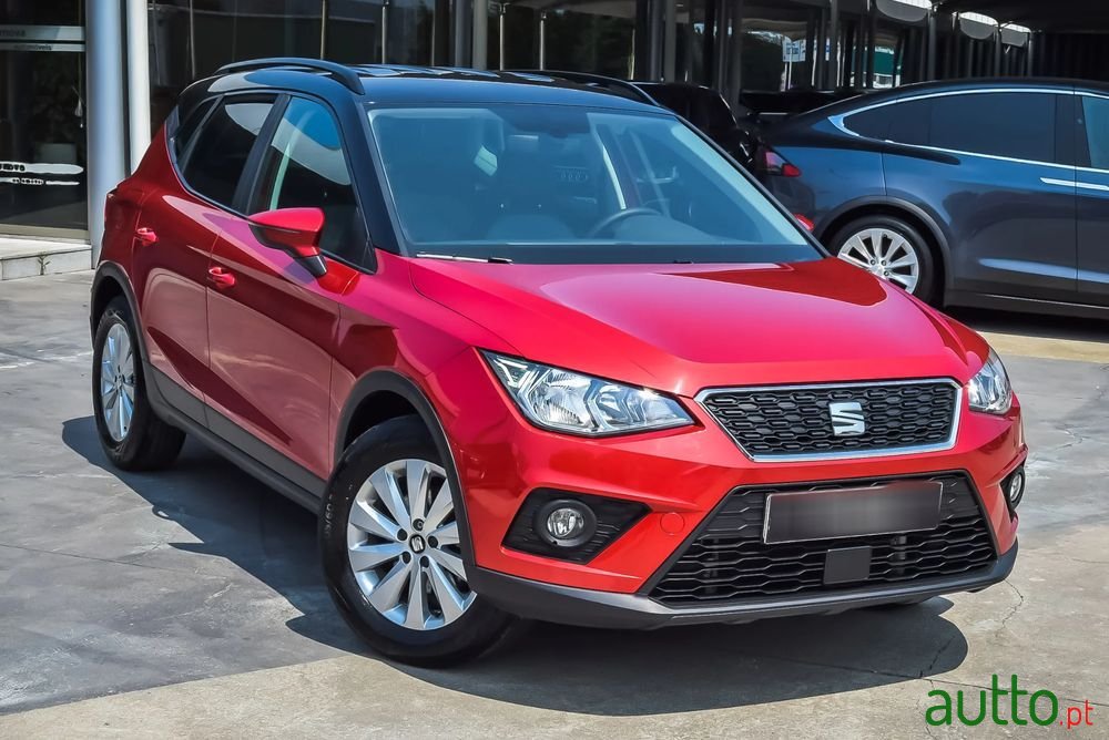 2021' SEAT Arona 1.0 Tsi Style Dsg photo #2