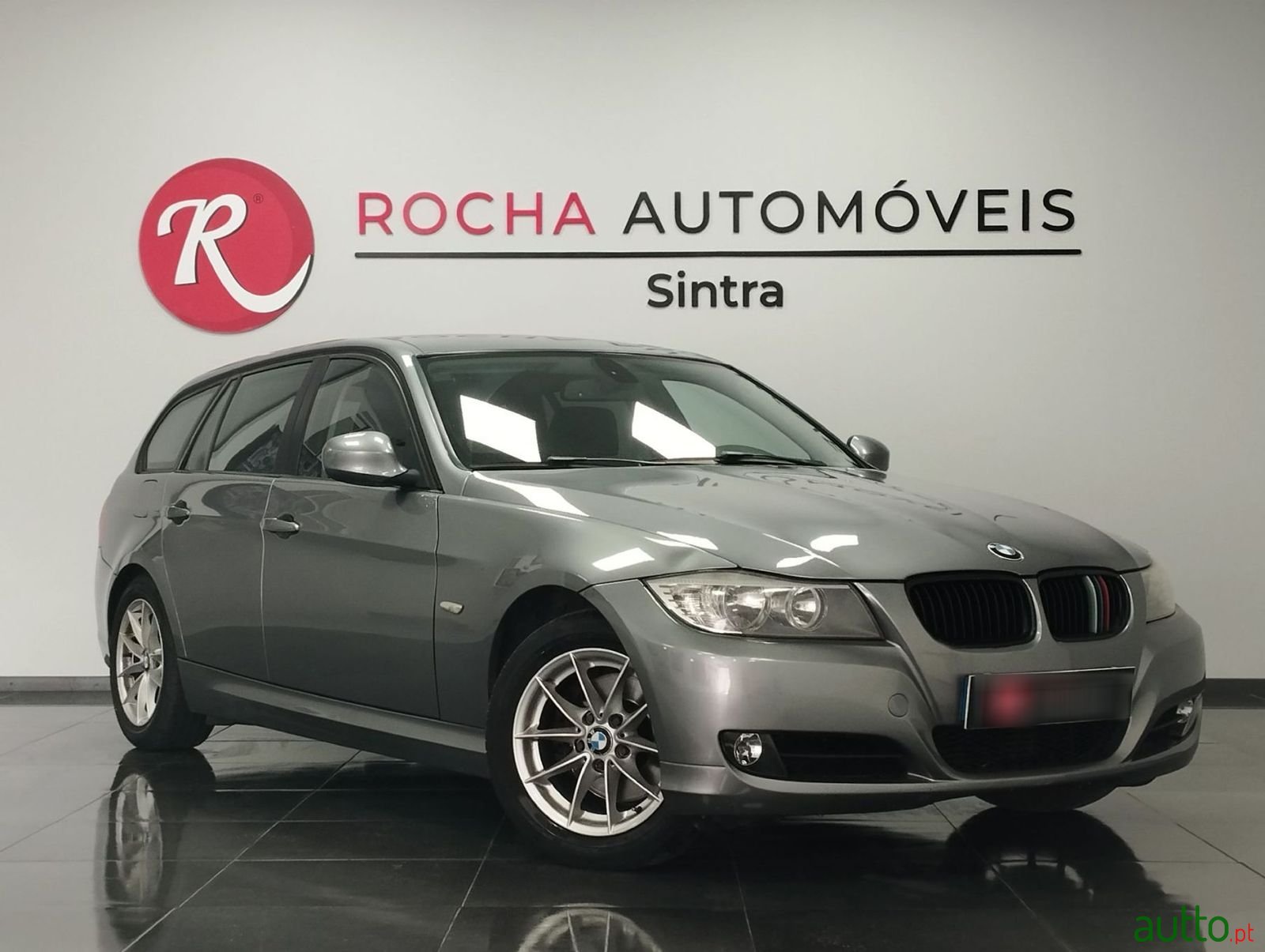 2012' BMW 318 photo #3