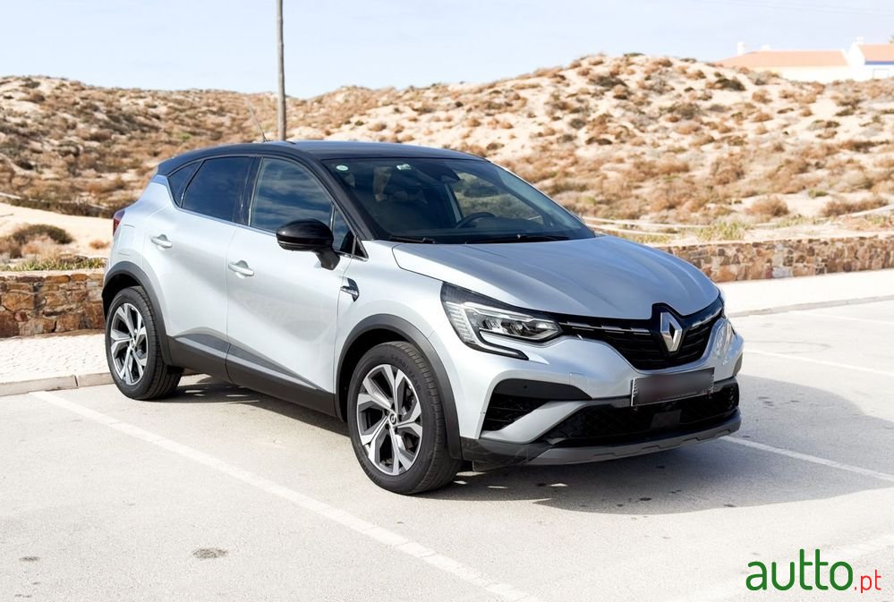 2022' Renault Captur photo #2