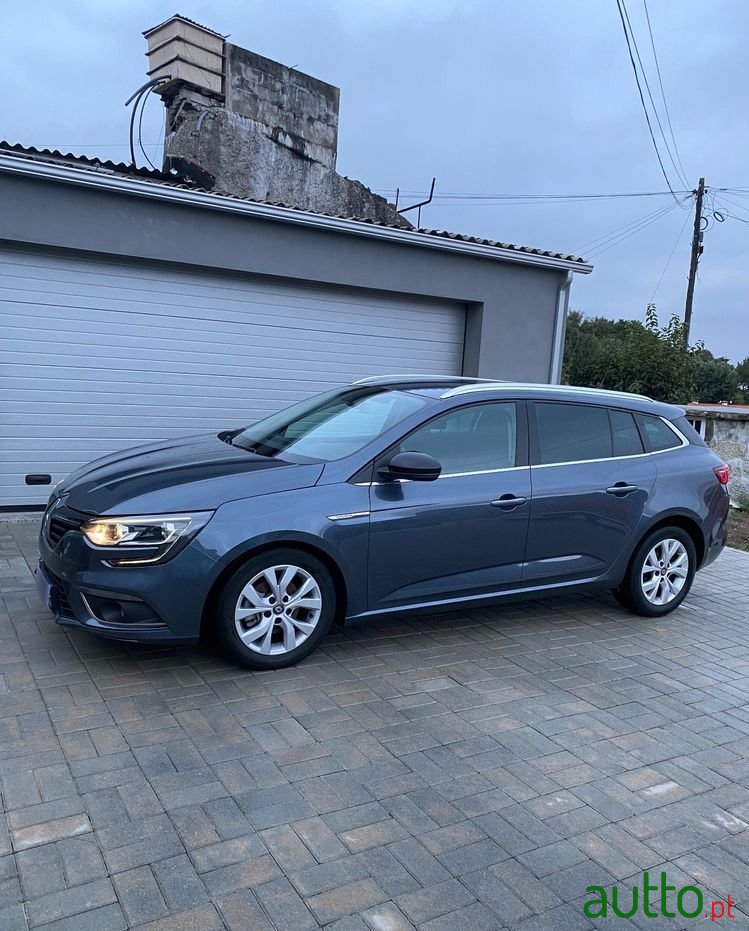 2018' Renault Megane Sport Tourer photo #5