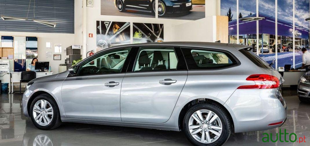 2017' Peugeot 308 Sw photo #3