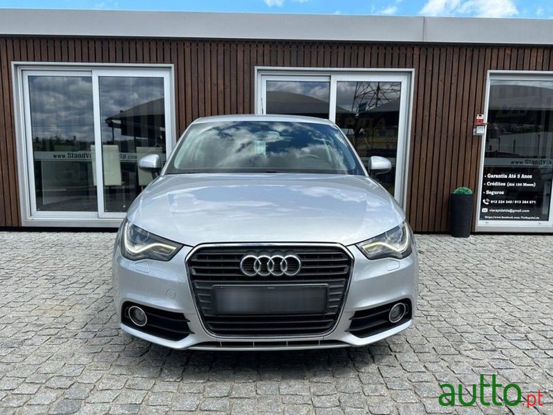 2011' Audi A1 1.6 Tdi Advance photo #2