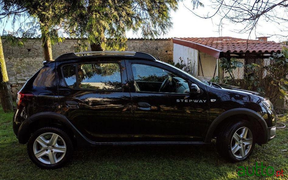 2014' Dacia Sandero Stepway photo #3