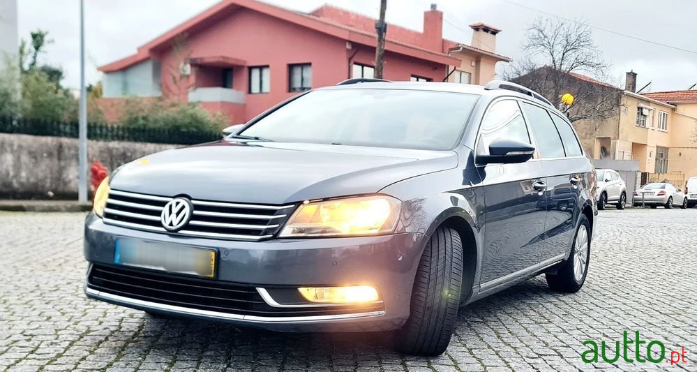 2014' Volkswagen Passat Variant photo #1