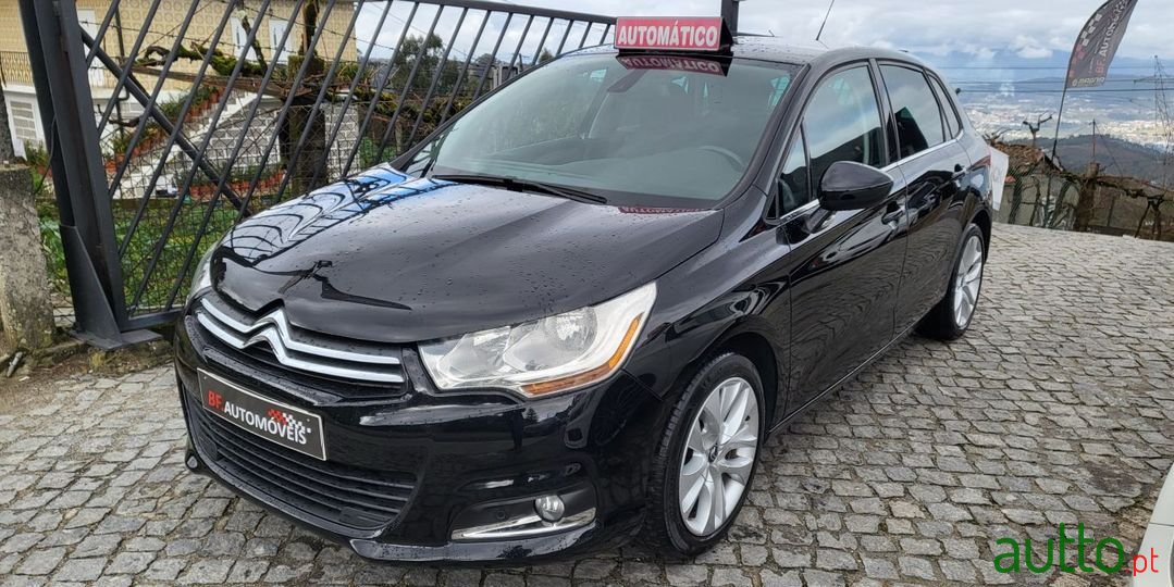 2010' Citroen C4 photo #2