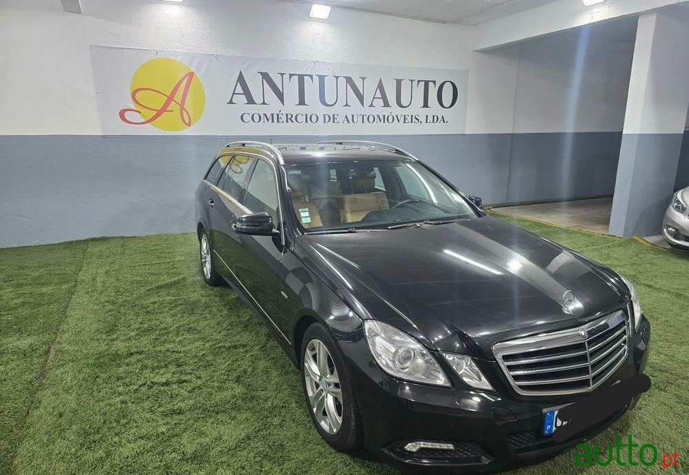 2010' Mercedes-Benz Classe E photo #3