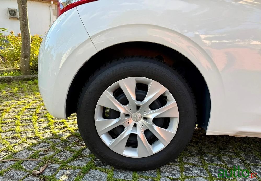 2013' Peugeot 208 1.0 Vti Access photo #4