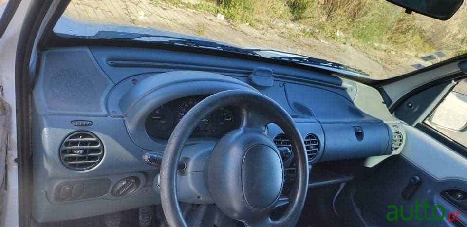 2000' Renault Kangoo photo #5