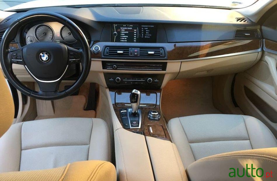 2012' BMW 520 Efficient Dynamics photo #3